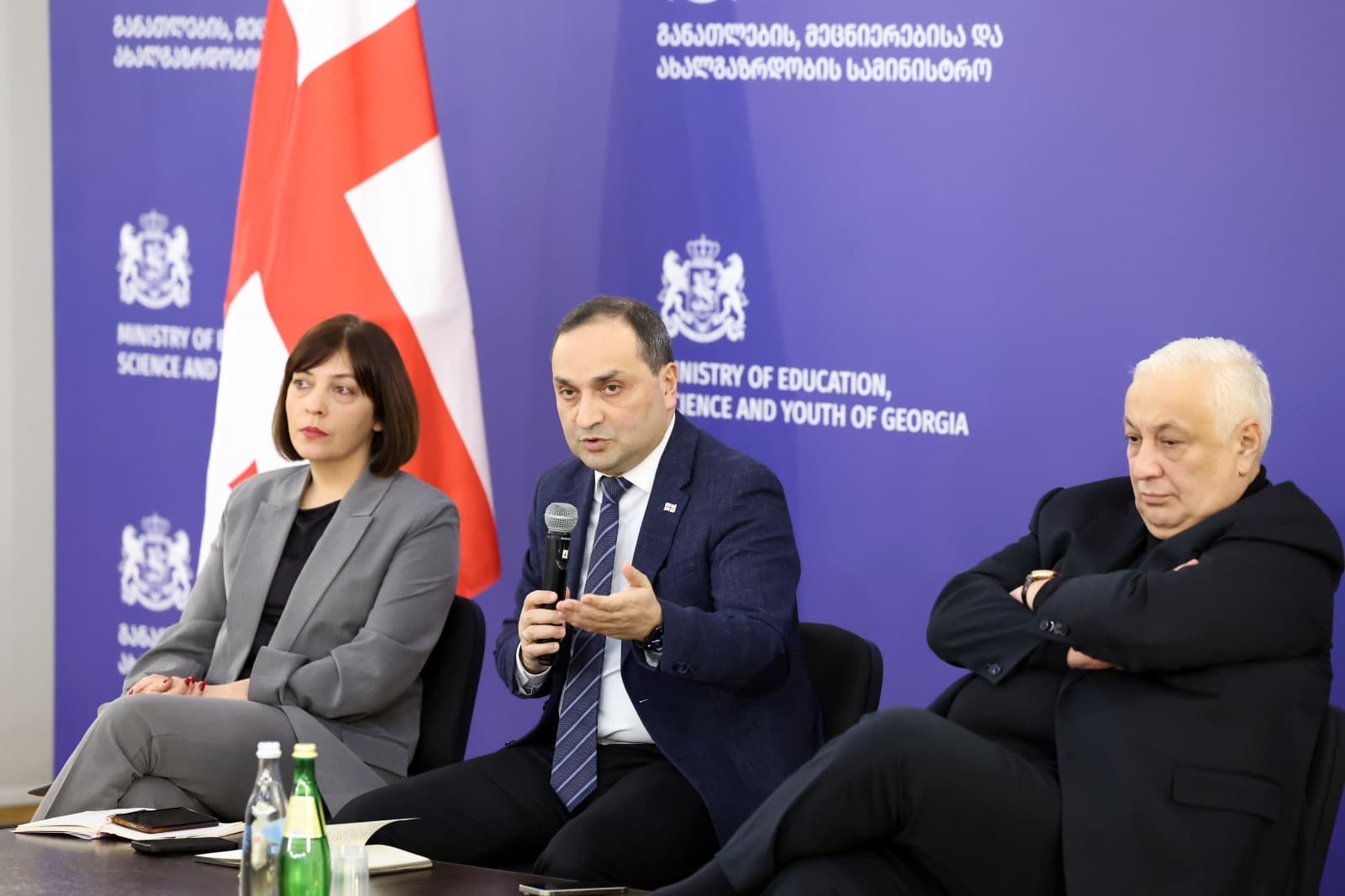 Frontnews image description