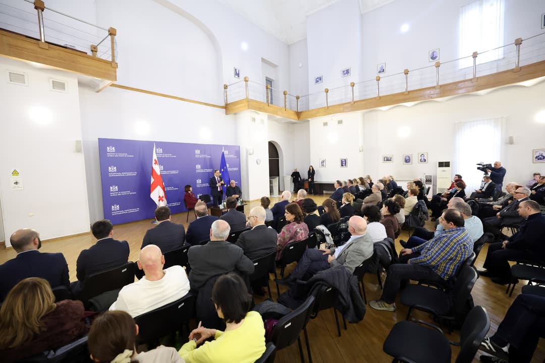 ზვიად გაბისონიამ თბილისის სახელმწიფო და ტექნიკური უნივერსიტეტების გაერთიანების საკითხი თსუ-ის წარმომადგენლებთან განიხილა