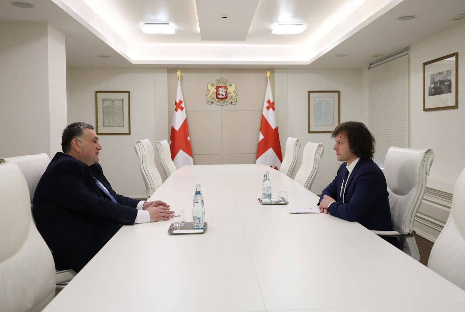 Frontnews image description