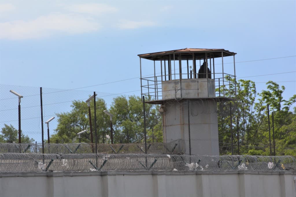 Public Defender meets arrested former officials, opposition leaders at Rustavi prison 