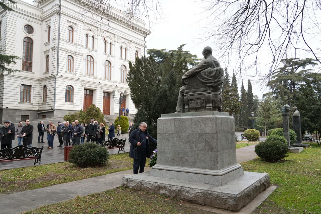 Tbilisi State University rector, professors lay flowers at founders’ graves marking university anniversary