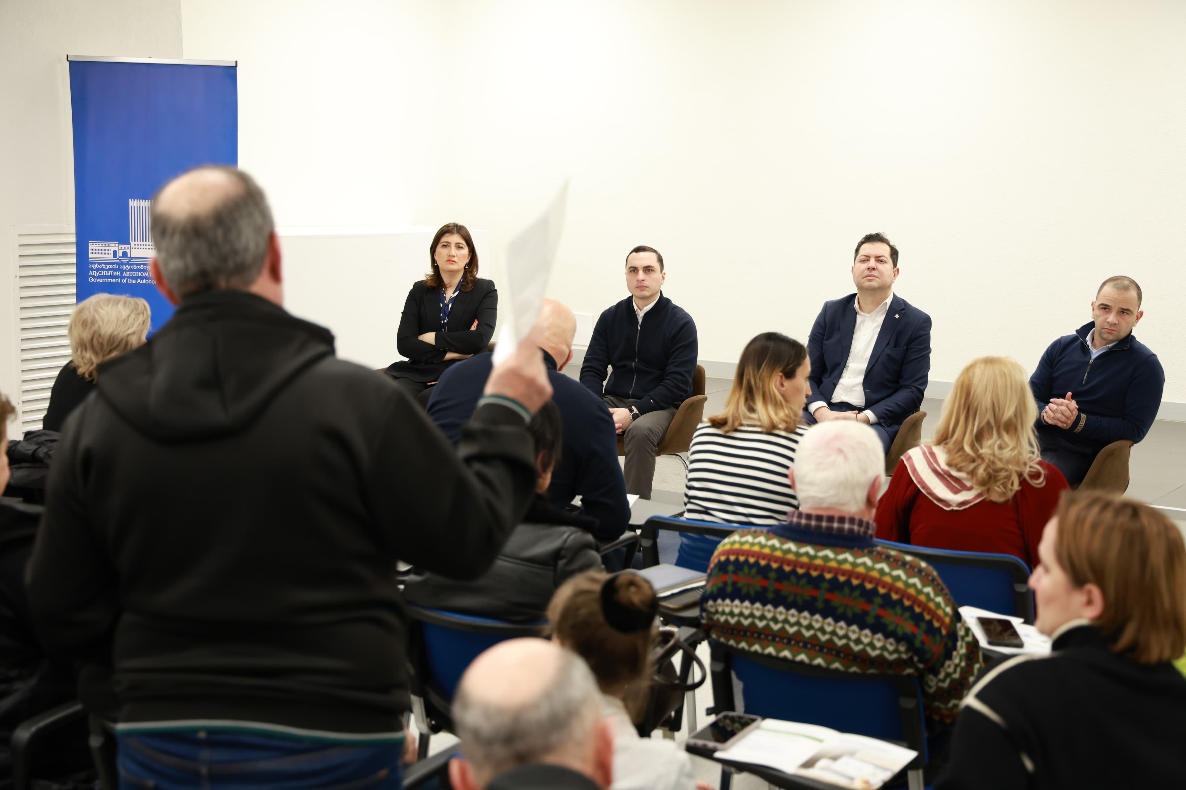 Frontnews image description