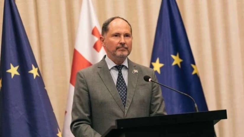 "ევროკავშირის ელჩმა აღნიშნა, რომ დამტკიცების შემთხვევაში, ცვლილებებმა შეიძლება პირდაპირ და უარყოფითად იმოქმედოს დიპლომატიური მისიების მუშაობაზე"