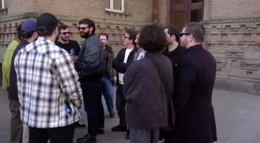 განათლების სამინისტროსთან საპროტესტო აქცია მიმდინარეობს