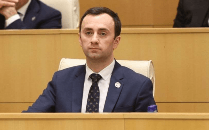 ლევან მახაშვილი - ამ რეზოლუციას, ისევე როგორც წინა რეზოლუციებს, ამოვბეჭდავ და ნაგავში გადავაგდებ, სამწუხაროდ, ამ დოკუმენტებს ღირებულება არ აქვს