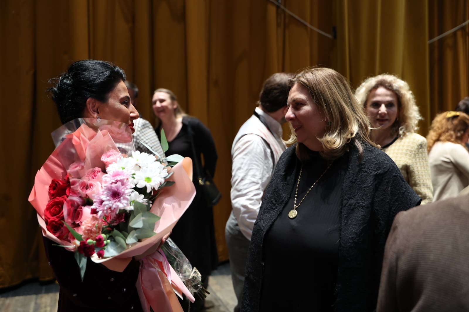 Frontnews image description