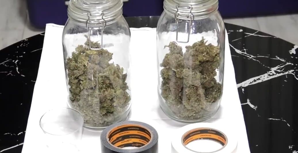 ბათუმში ნარკოდანაშაულის ბრალდებით 3 პირი დააკავეს