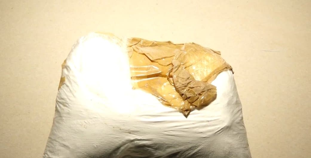 ნარკოდანაშაულის ბრალდებით 2 პირი დააკავეს - ამოღებულია ნახევარ კილოგრამამდე "კოკაინი" და 100 გრამი "კლეფედრონი"