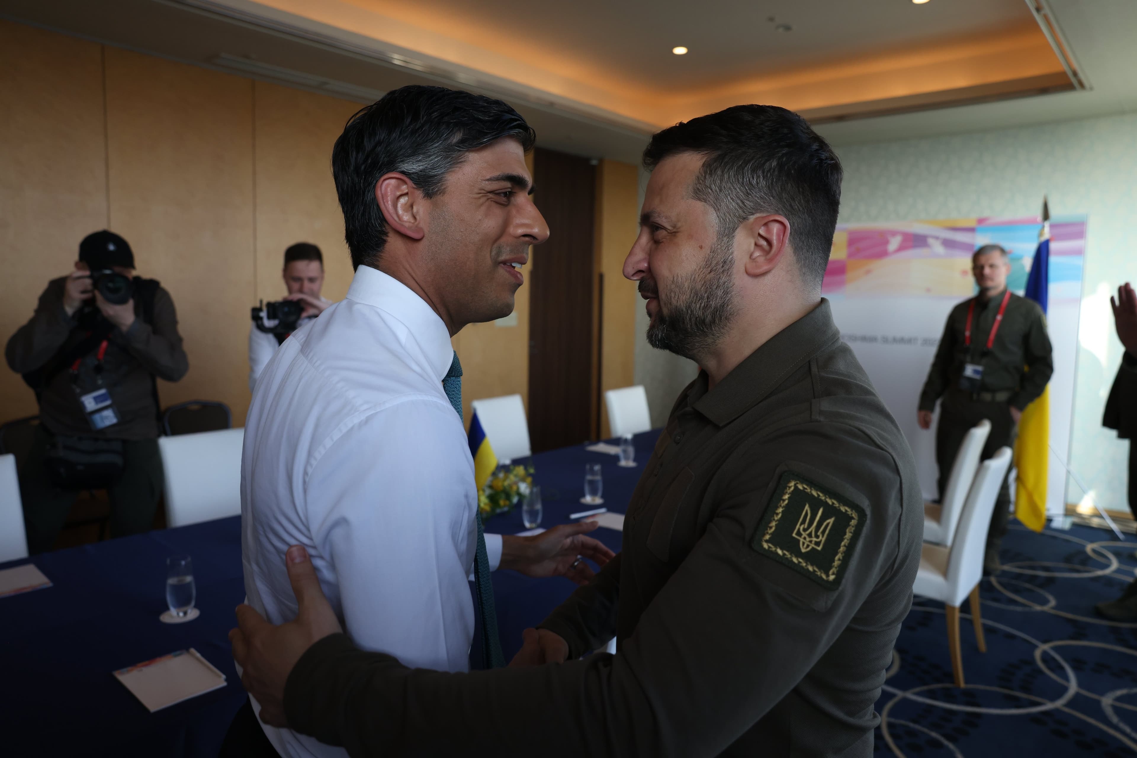 Frontnews image description