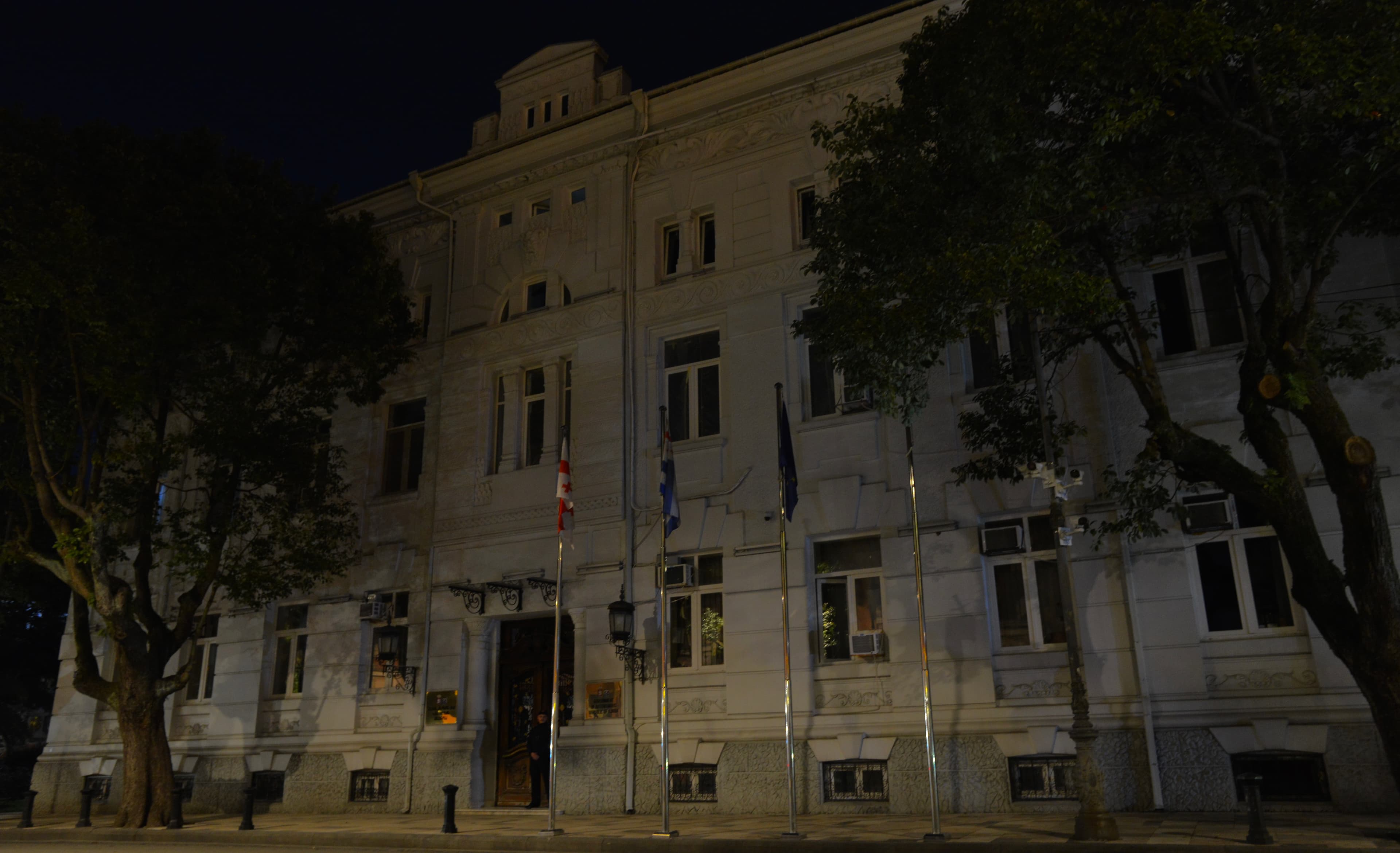 აჭარის მთავრობის ადმინისტრაცია აქციას - "დედამიწის საათი" შეუერთდა