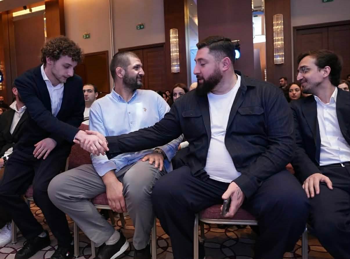 Frontnews image description