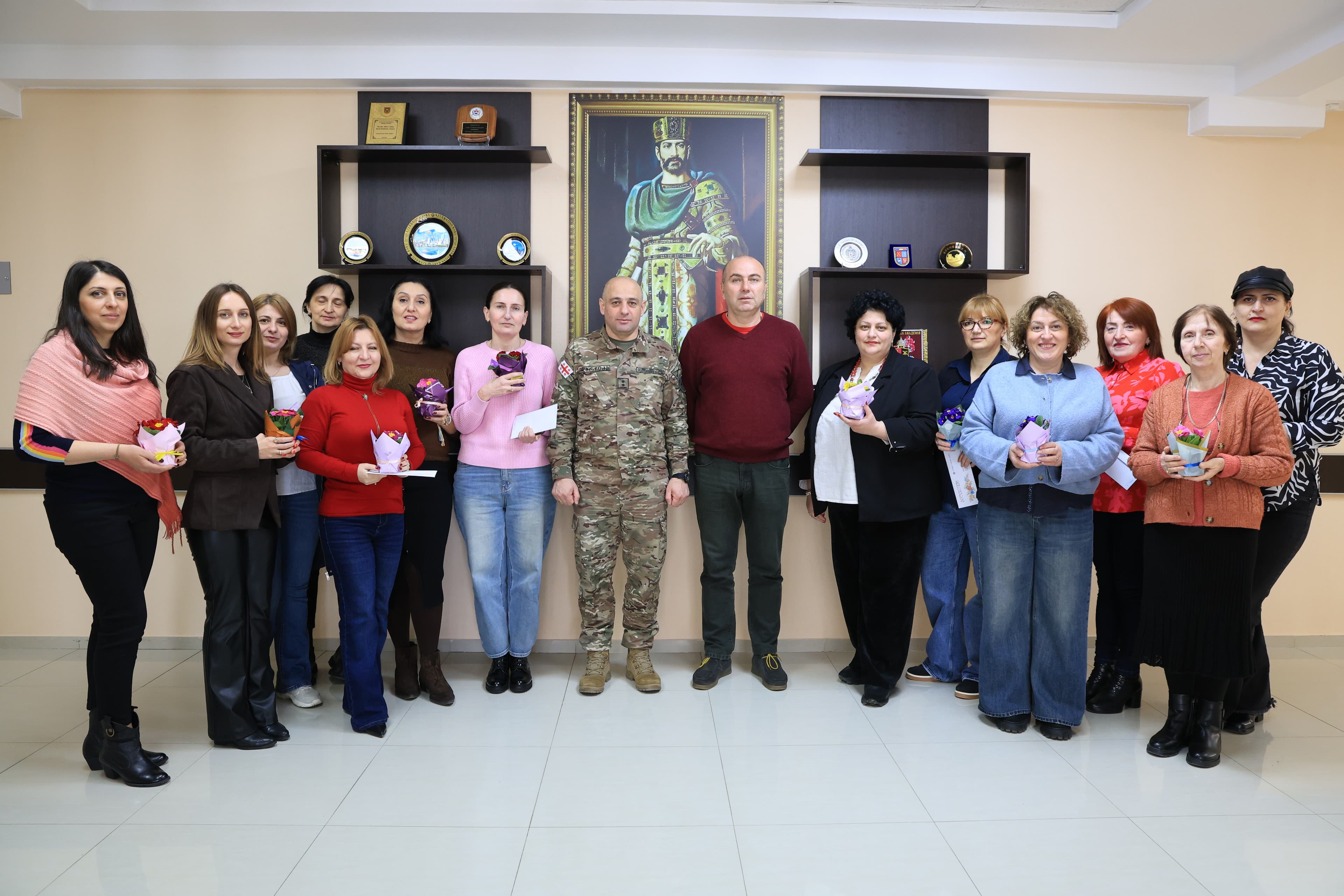 <p style="text-align: justify">ეროვნული თავდაცვის აკადემიაში დედის დღისა და ქალთა საერთაშორისო დღისადმი მიძღვნილი ღონისძიება გაიმართა.</p><p style="text-align: justify">აკადემიის მმართველმა რგოლმა, სტრუქტურული ერთეულების ხელმძღვანელ პირებთან ერთად, ქალთა პერსონალს, იუნკერებს და მსმენელ გოგონებს დღესასწაულები მიულოცეს.</p><p style="text-align: justify">მილოცვის შემდეგ დამსწრე ქალბატონებს ყვავილების თაიგულები და მისალოცი ბარათები გადაეცათ.</p>