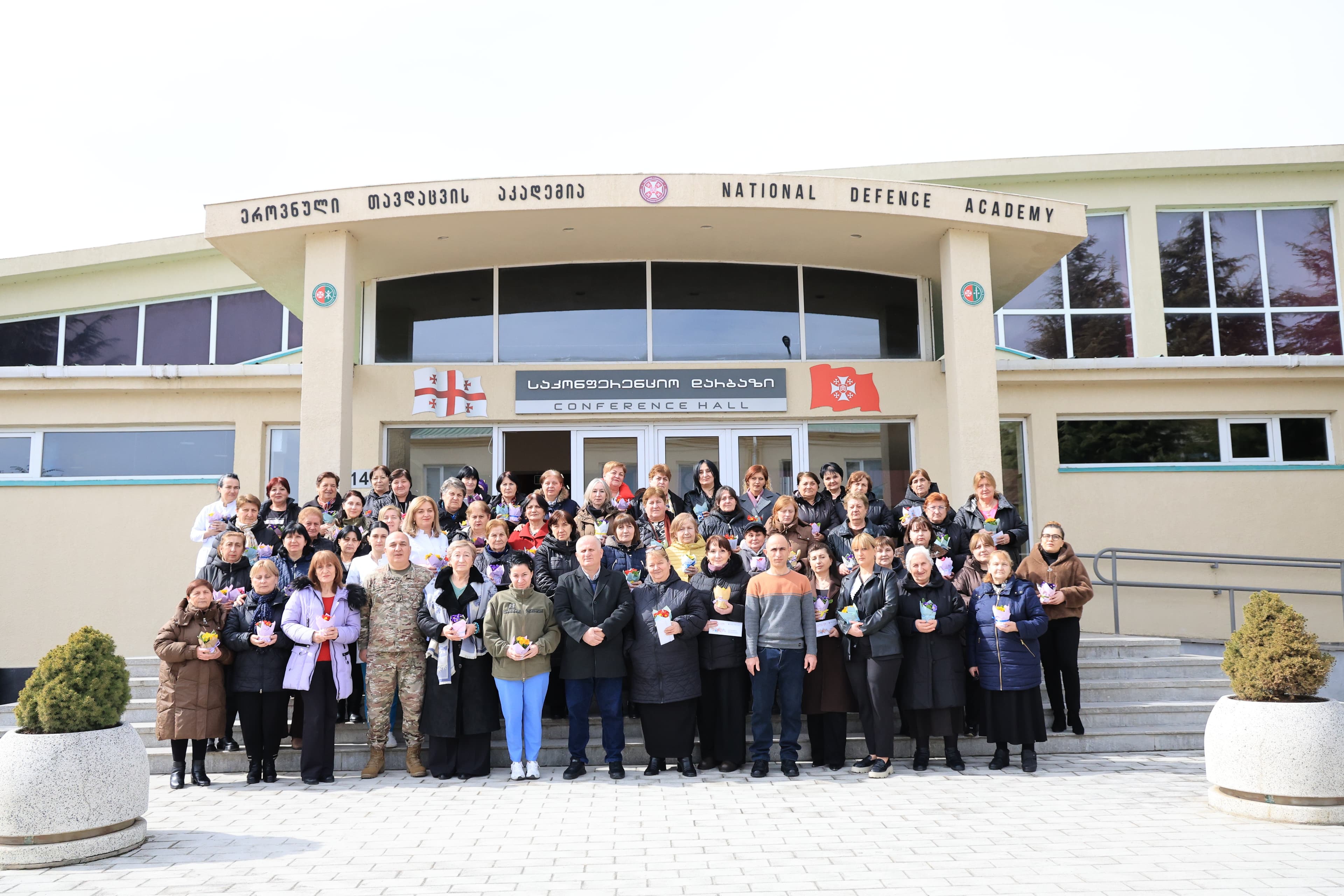 Frontnews image description