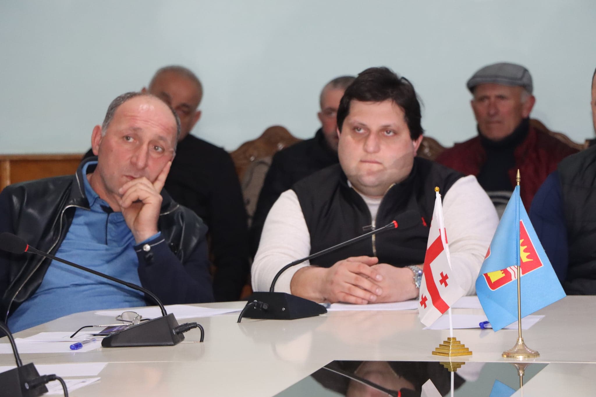 <p style="text-align: justify">ეკოტურიზმის განვითარების გეგმის შემუშავებასთან დაკავშირებით, დღეს წალენჯიხის მერიაში სამუშაო შეხვედრა გაიმართა.</p><p style="text-align: justify">შეხვედრას წალენჯიხის მუნიციპალიტეტის ხელმძღვანელი პირები, შესაბამისი სამსახურების წარმომადგენლები და ეკოტურიზმით დაინტერესებული პირები ესწრებოდნენ.</p><p style="text-align: justify">მუნიციპალიტეტის მერიის ინფორმაციით, შეხვედრა კავკასიის რეგიონული გარემოსდაცვითი ცენტრის წარმომადგენლობის ინიციატივით გაიმართა. აღნიშნული შეხვედრის მიზანია დაინტერესებული მხარეების ჩართულობის უზრუნველყოფა მუნიციპალიტეტისთვის ეკოტურიზმის განვითარების გეგმის მომზადების პროცესში.</p><p style="text-align: justify">შეხვედრის ფორმატში შეიქმნა ფოკუსჯგუფები, რომლებიც ეკოტურიზმის განვითარების გეგმის სხვადასხვა ასპექტებზე იმუშავებენ.</p>