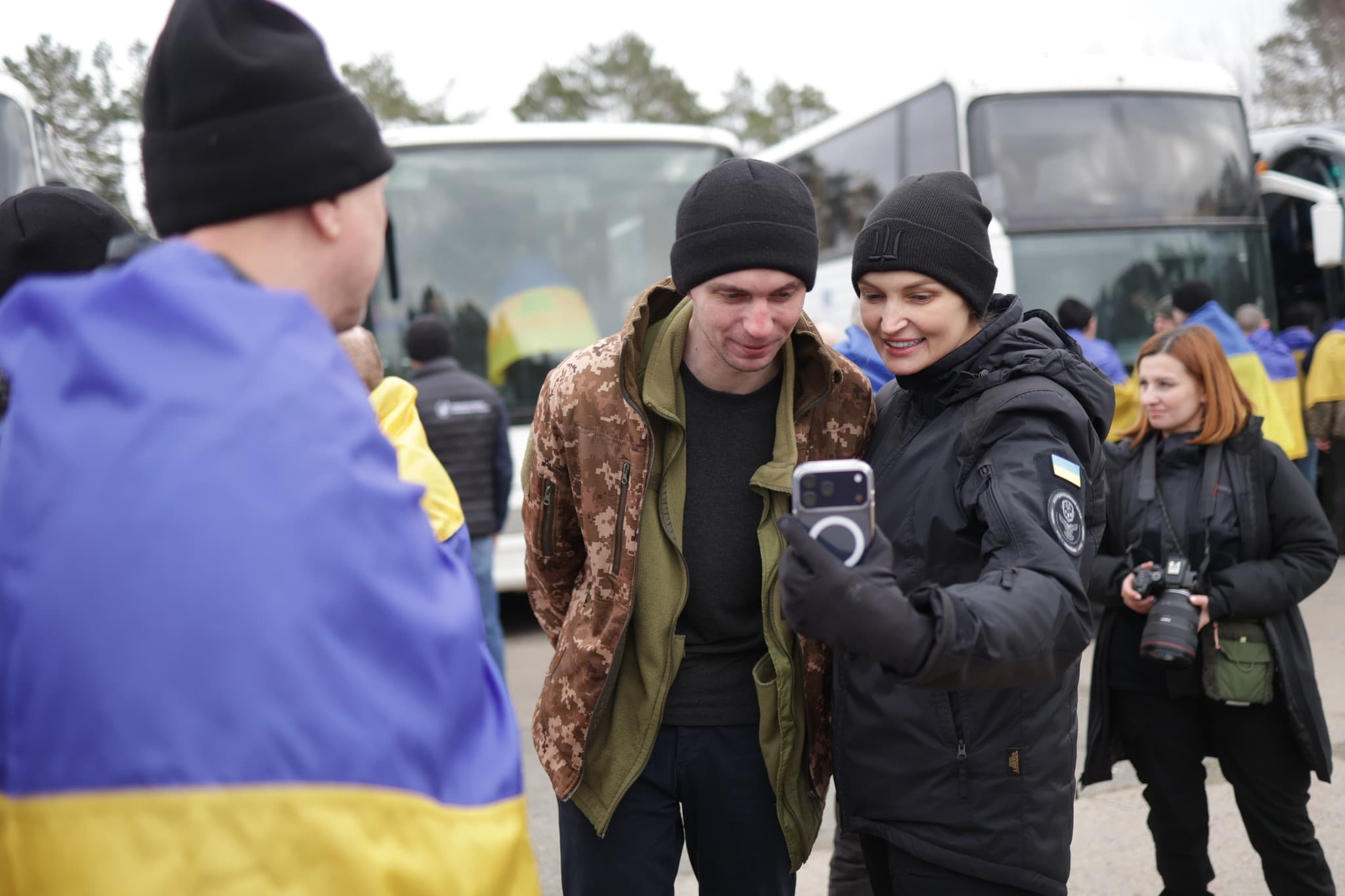 <p><span style="color: rgb(0, 0, 0)">&nbsp;Ukraine has secured the release of 300 servicememebers from Russian captivity during the second stage of a prisoner exchange agreed in Geneva, Ukrainian authorities said.</span></p><p><span style="color: rgb(0, 0, 0)">Those released include members of the Ground Forces, Air Assault Forces, Navy, Air Force, and Unmanned Systems Forces, as well as personnel from the National Guard, State Border Guard Service and State Special Transport Service.</span></p><p><span style="color: rgb(0, 0, 0)">The group includes soldiers, sergeants and officers aged between 26 and 60. Among them are defenders who fought on the Donetsk, Luhansk, Kharkiv, Zaporizhzhia and Kherson fronts, including participants in the defense of Mariupol. Two civilians were also returned.</span></p><p><span style="color: rgb(0, 0, 0)">The exchange follows the first phase of the deal on March 5-6, when 200 Ukrainian servicemembers were released as part of a planned 500-for-500 swap between Ukraine and Russia.</span></p><p><br></p>