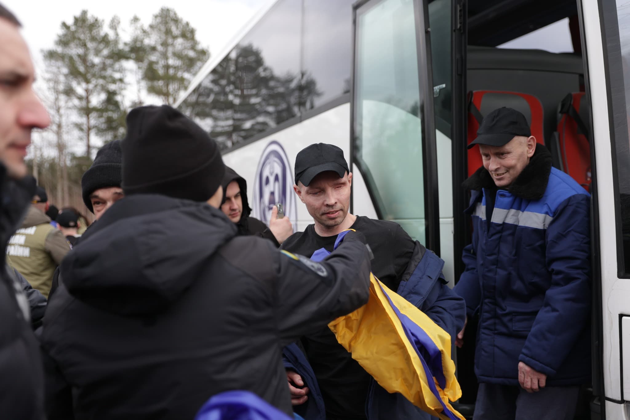 <p><span style="color: rgb(0, 0, 0)">&nbsp;Ukraine has secured the release of 300 servicememebers from Russian captivity during the second stage of a prisoner exchange agreed in Geneva, Ukrainian authorities said.</span></p><p><span style="color: rgb(0, 0, 0)">Those released include members of the Ground Forces, Air Assault Forces, Navy, Air Force, and Unmanned Systems Forces, as well as personnel from the National Guard, State Border Guard Service and State Special Transport Service.</span></p><p><span style="color: rgb(0, 0, 0)">The group includes soldiers, sergeants and officers aged between 26 and 60. Among them are defenders who fought on the Donetsk, Luhansk, Kharkiv, Zaporizhzhia and Kherson fronts, including participants in the defense of Mariupol. Two civilians were also returned.</span></p><p><span style="color: rgb(0, 0, 0)">The exchange follows the first phase of the deal on March 5-6, when 200 Ukrainian servicemembers were released as part of a planned 500-for-500 swap between Ukraine and Russia.</span></p><p><br></p>