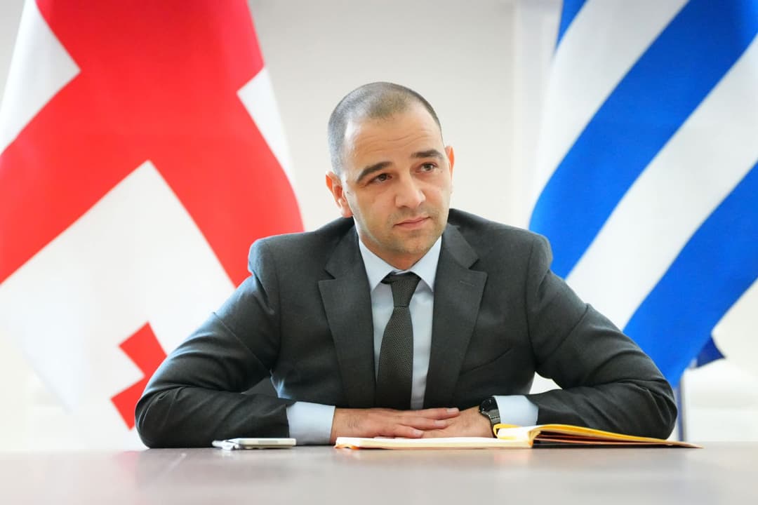 ბათუმის მერმა მერიის სტრუქტურული ერთეულებისა და მუნიციპალური ორგანიზაციების ხელმძღვანელებთან სამუშაო შეხვედრა გამართა