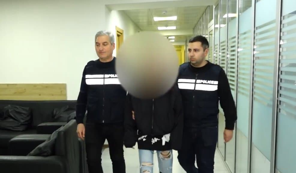 ჯანმრთელობის განზრახ მძიმე დაზიანების ბრალდებით არასრულწლოვანი დააკავეს