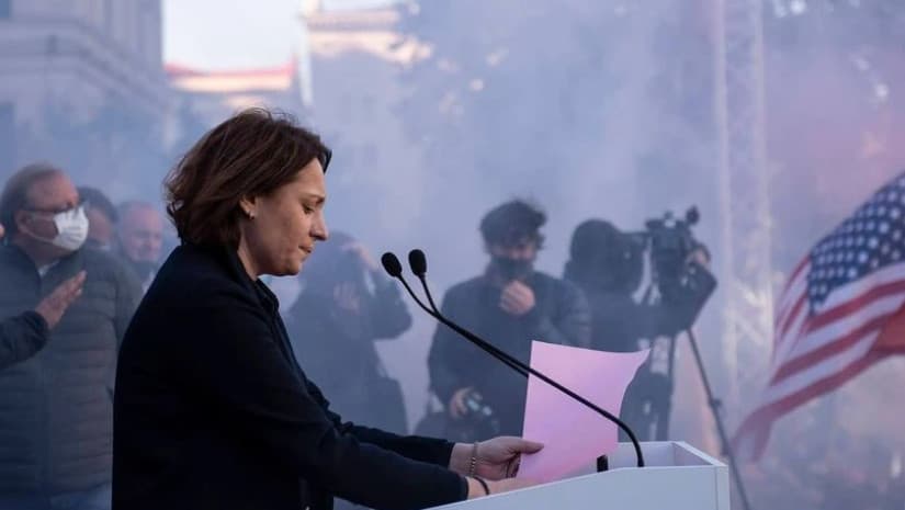 ელენე ხოშტარია - რა ხერხსაც არ უნდა მიმართონ, ყველა განწირულია, მეცინება მათ ფაციფუცზე