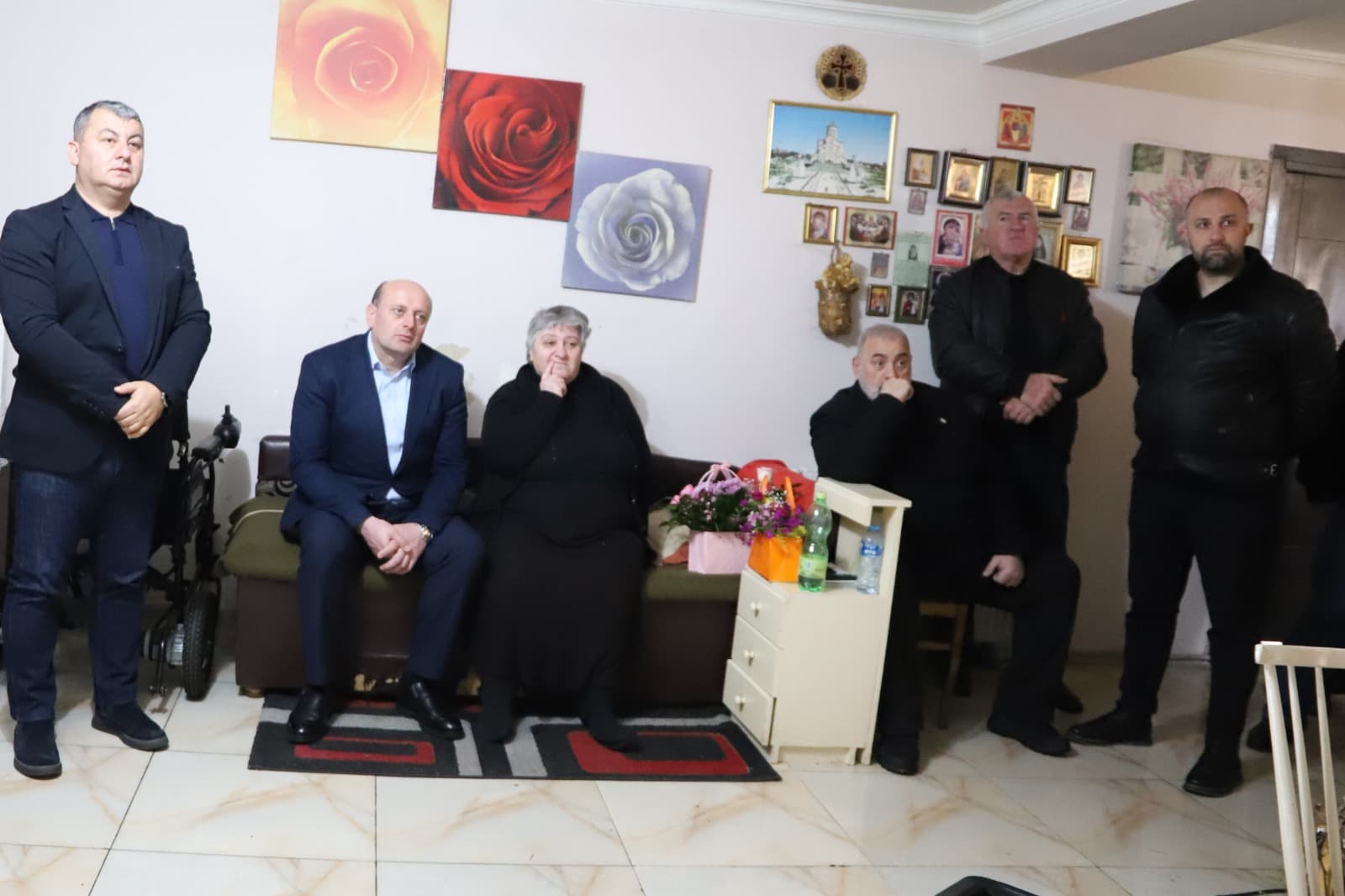 Frontnews image description