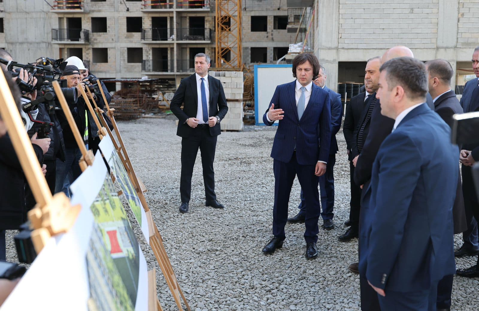 ირაკლი კობახიძე "ოცნების ქალაქის" სამშენებლო სამუშაოების მიმდინარეობას გაეცნო