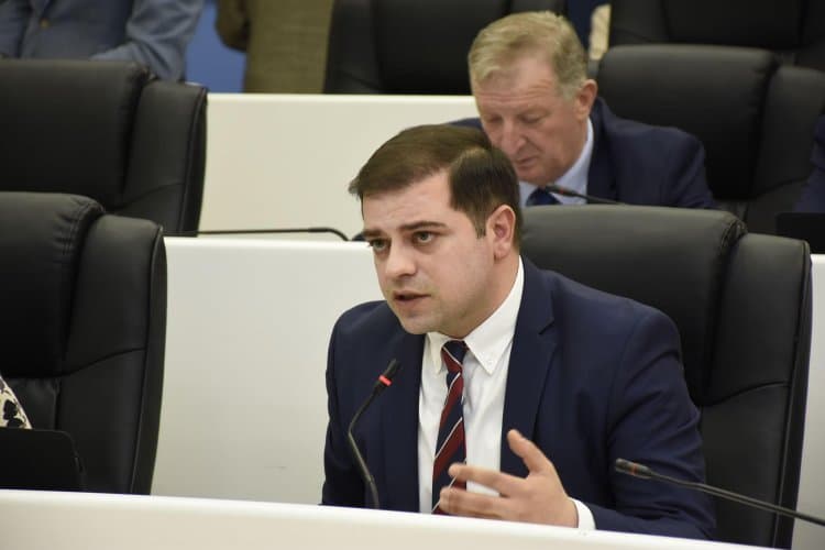 ცოტნე ანანიძე - პრემიერის მონაწილეობით დებატები გამოცდილი პედაგოგისა და ურჩი, მოუმზადებელი მოსწავლეების გაკვეთილს ჰგავდა