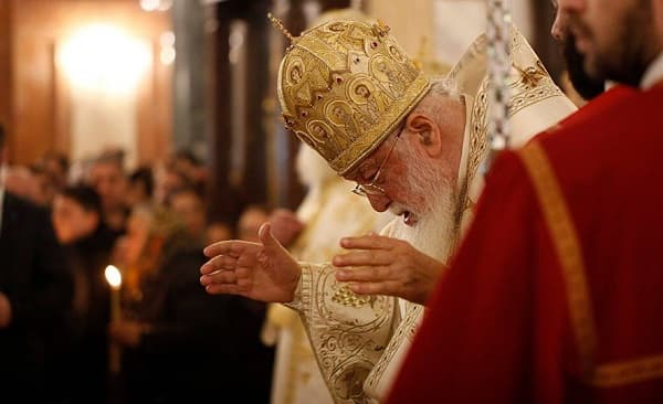 Procession to Patriarch Ilia II’s cathedral begins in Tbilisi