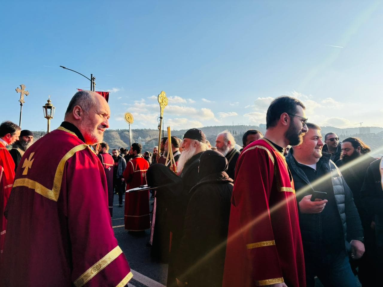 Frontnews image description