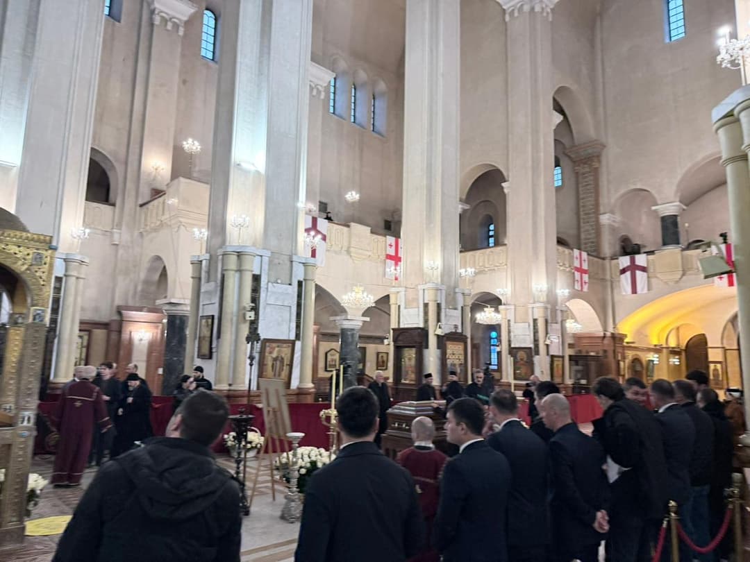 "წირვის დროს იქნება დატოვებული ერთი მცირე კორიდორი სამების საკათედრო ტაძარში, სადაც უწყვეტად კვლავ შეეძლება მრევლს შემოსვლა"