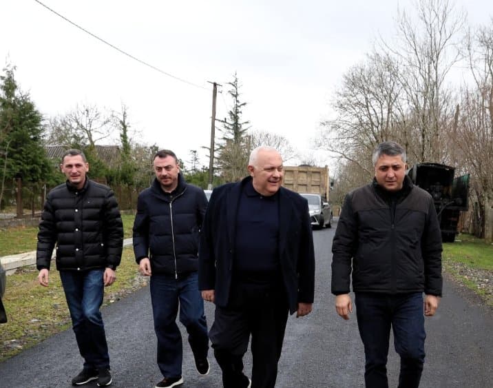 ზუგდიდში, სოფელ ხეცერაში საგზაო ინფრასტრუქტურა ეწყობა