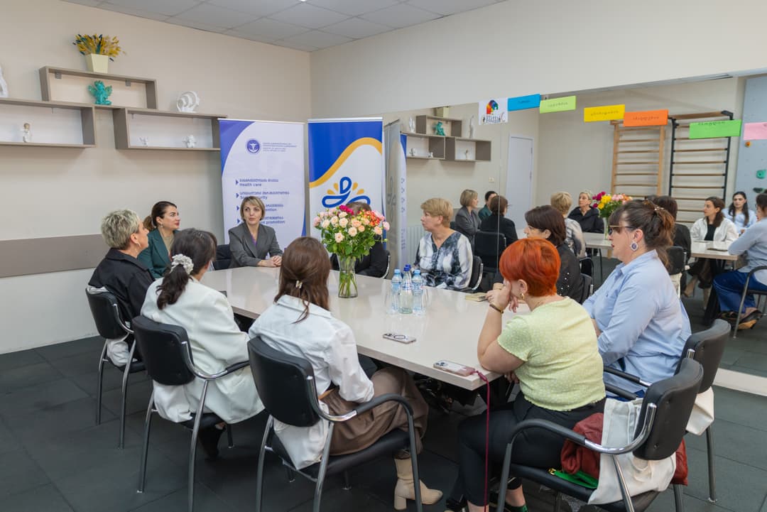 ნინო ნიჟარაძე აუტიზმის სპექტრის დარღვევების მქონე ბავშვებისთვის არსებულ სახელმწიფო სერვისების მიმდინარეობას გაეცნო