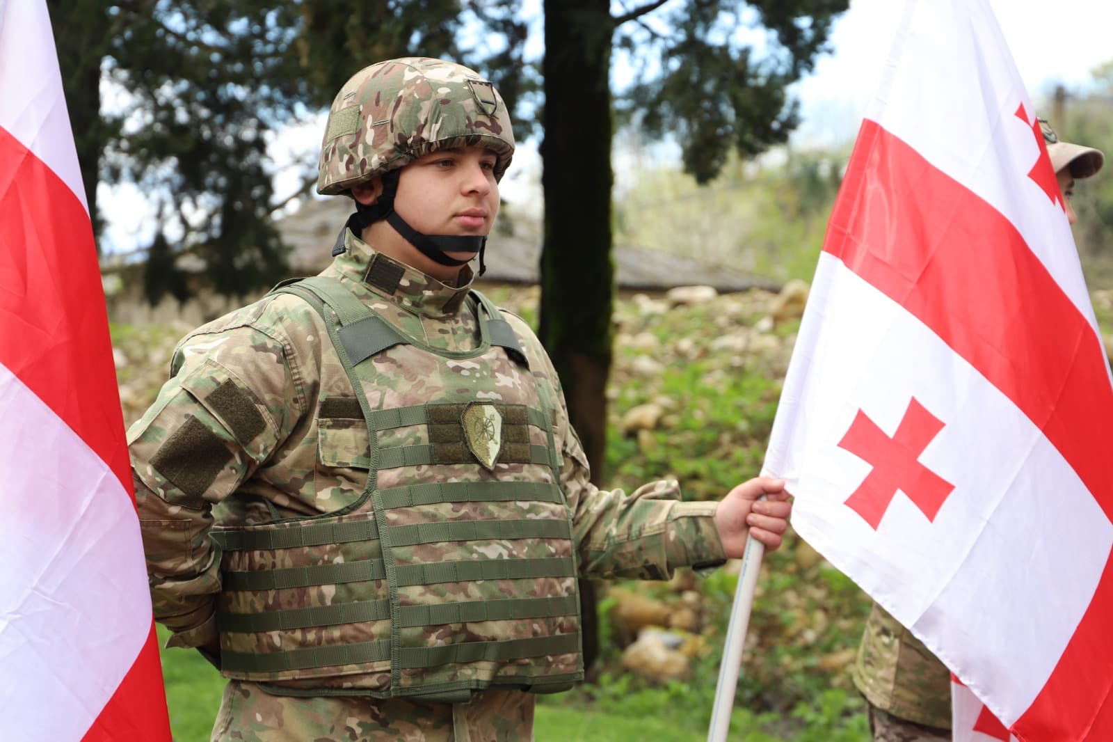 <p style="text-align: justify">თერჯოლის მუნიციპალიტეტის მერმა მანუჩარ რობაქიძემ, საკრებულოს თავმჯდომარემ სოსო ჩაფიჩაძემ და ადგილობრივი თვითმმართველობის სხვა წარმომადგენლებმა ქ.თერჯოლასა &nbsp;და სოფელ ძევრში, 9 აპრილის მემორიალები ყვავილებით შეამკეს და საქართველოს თავისუფლებისათვის ბრძოლაში დაღუპულთა ხსოვნას პატივი მიაგეს.&nbsp;</p><p style="text-align: justify">სასულიერო პირებმა გმირთა სულების მოსახსენებელი პანაშვიდი გადაიხადეს.&nbsp;</p><p style="text-align: justify">9 აპრილის ტრაგედიიდან 37 წელი გავიდა.</p>