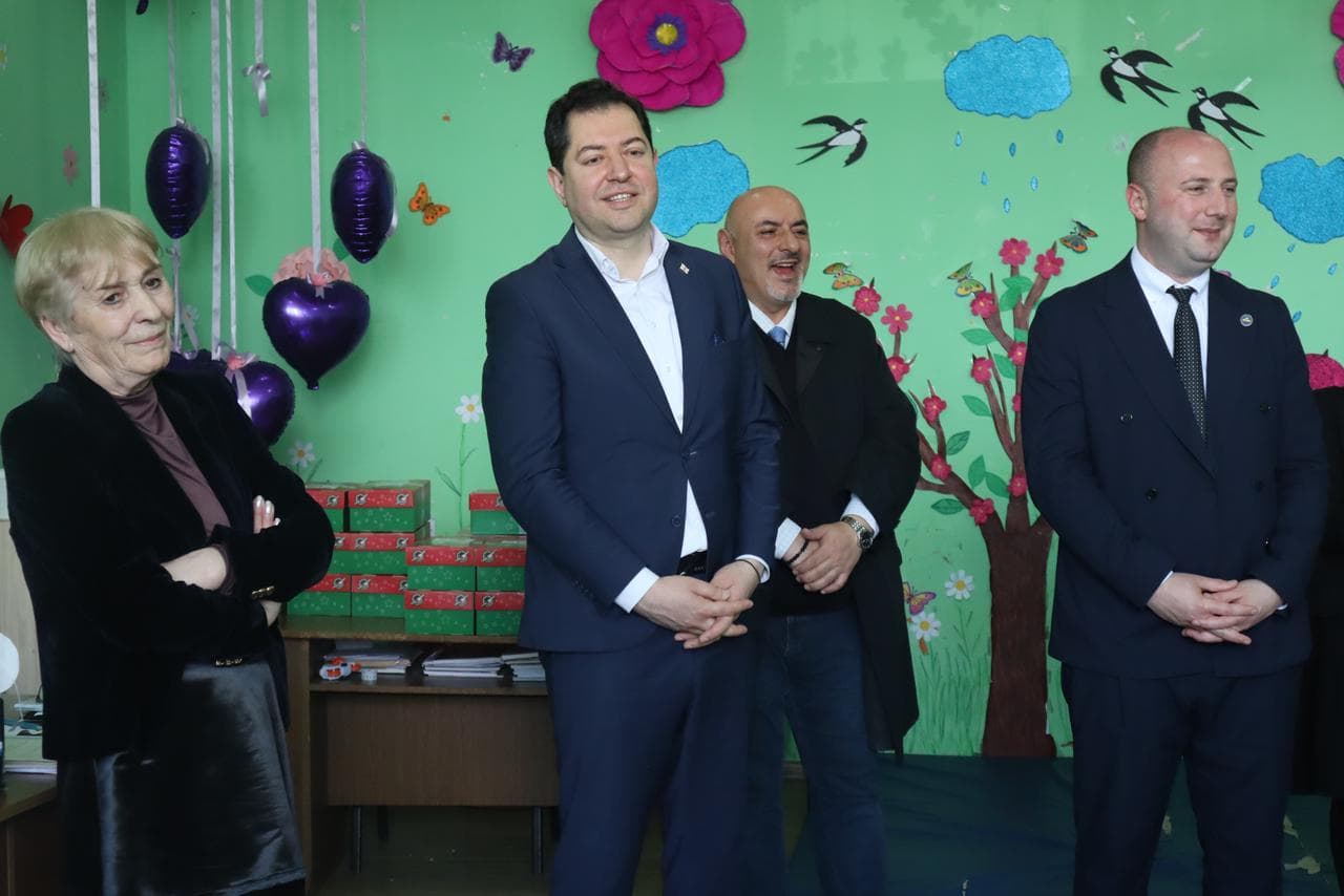 Frontnews image description