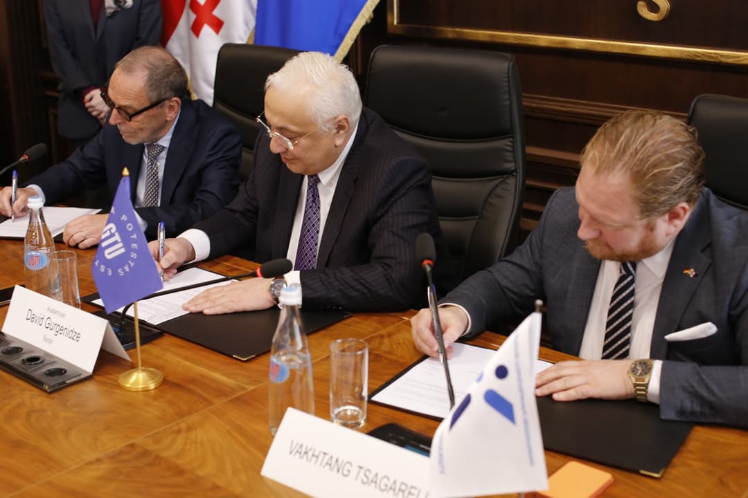 ქუთაისის საერთაშორისო უნივერსიტეტმა ევროპის ბირთვული კვლევების ორგანიზაციასთან (CERN) თანამშრომლობის მემორანდუმი გააფორმა