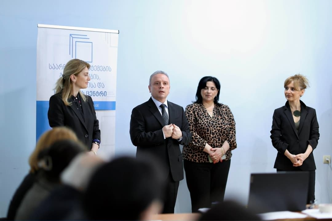 საჯარო სკოლების სამოქალაქო განათლების პედაგოგებისთვის საინფორმაციო კურსი "დემოკრატიული არჩევნები და საარჩევნო გარემო" ხორციელდება