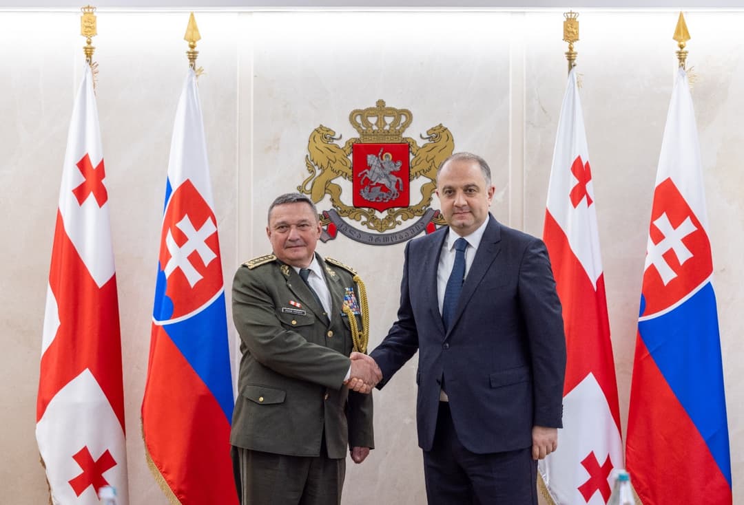 ირაკლი ჩიქოვანმა სლოვაკეთის შეიარაღებული ძალების გენერალური შტაბის უფროსს უმასპინძლა