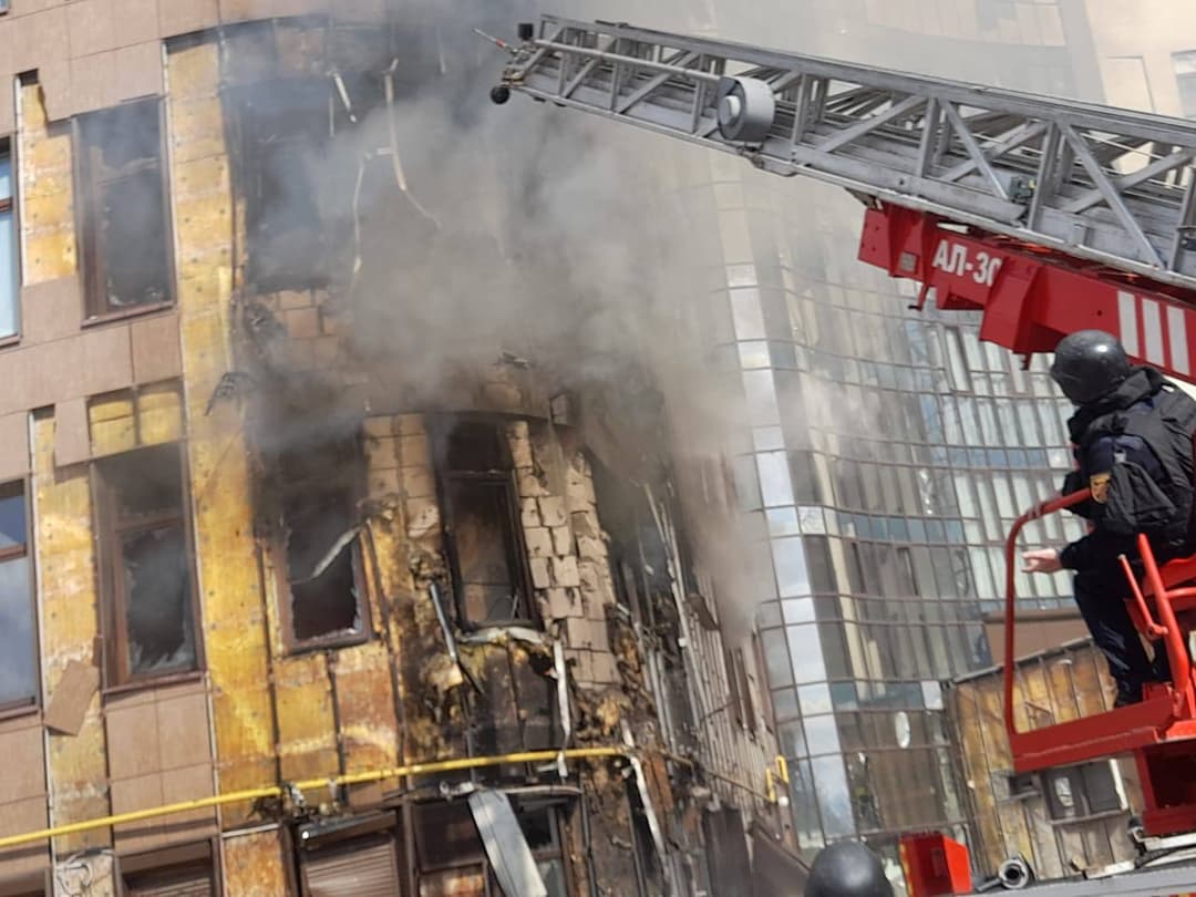 დაზიანებული სახლები, ეკლესია, სავაჭრო ცენტრები და ვეტერინარული კლინიკა - რუსეთის თავდასხმის შედეგები უკრაინაში