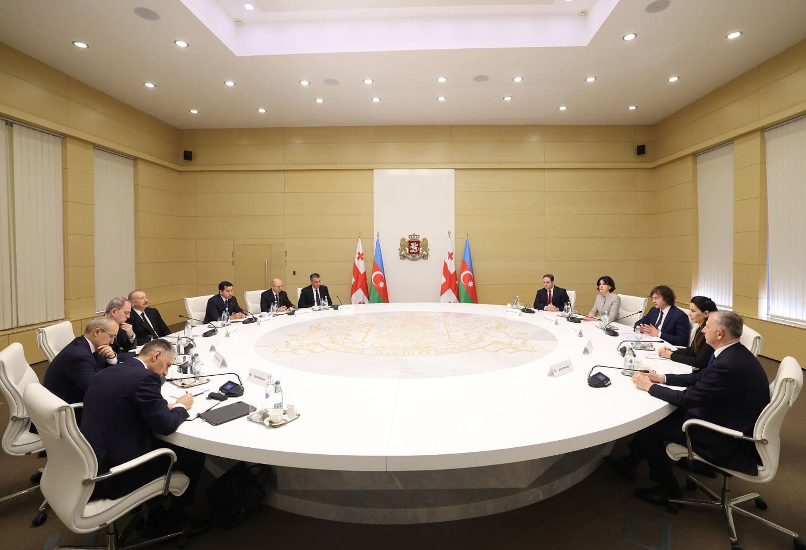 Georgia and Azerbaijan hold expanded talks on trade, energy and transport projects