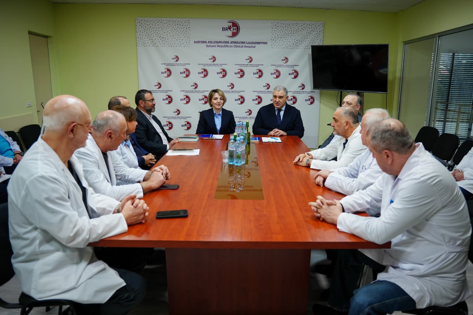 Frontnews image description