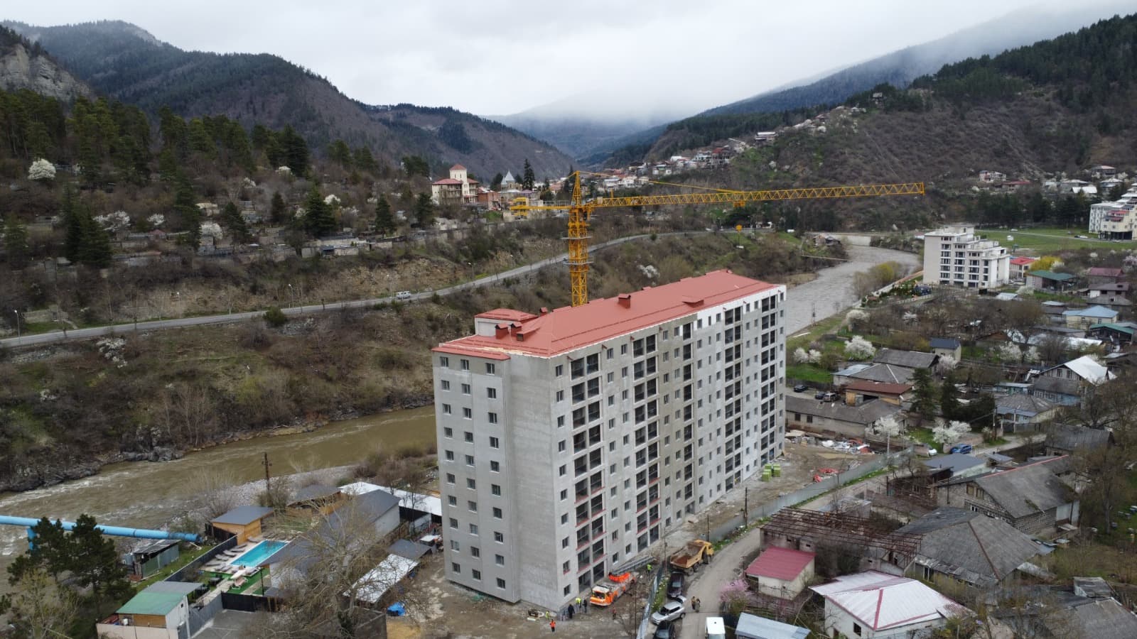 Parallel housing projects for internally displaced people are also underway in Tbilisi, Zugdidi and Rustavi