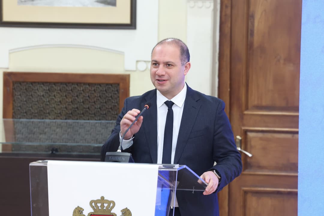 გივი მიქანაძემ ქართული ენის სასკოლო კონკურსში გამარჯვებული მოსწავლეები და დიასპორის პროგრამაში ჩართული პედაგოგები დააჯილდოვა