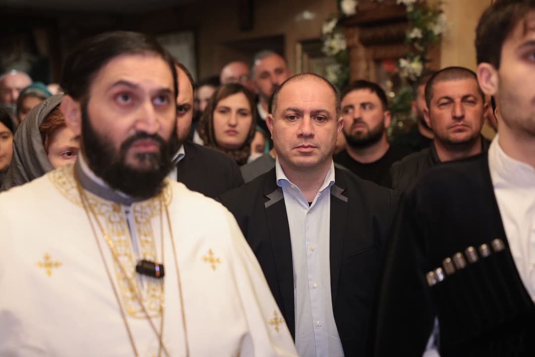 გივი მიქანაძე ფილადელფიის წმინდა გიორგის სახელობის სამრევლოში სააღდგომო ლიტურგიას დაესწრო