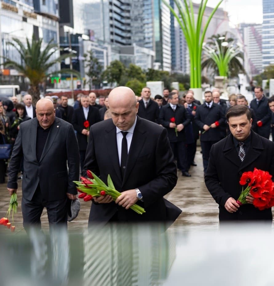 Frontnews image description