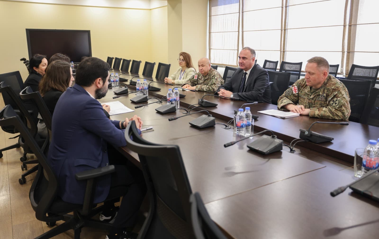 Frontnews image description