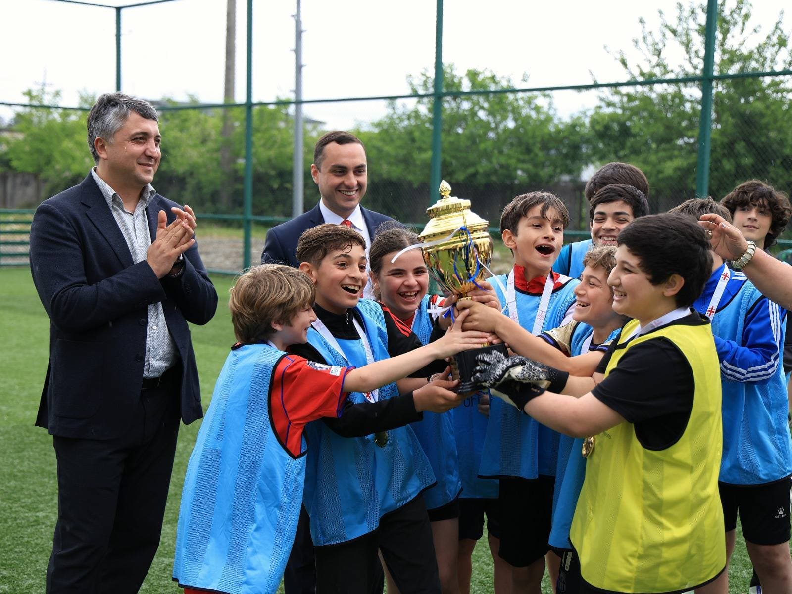 ზუგდიდში ბარამიას ქუჩაზე ახალი საფეხბურთო სტადიონი აშენდა