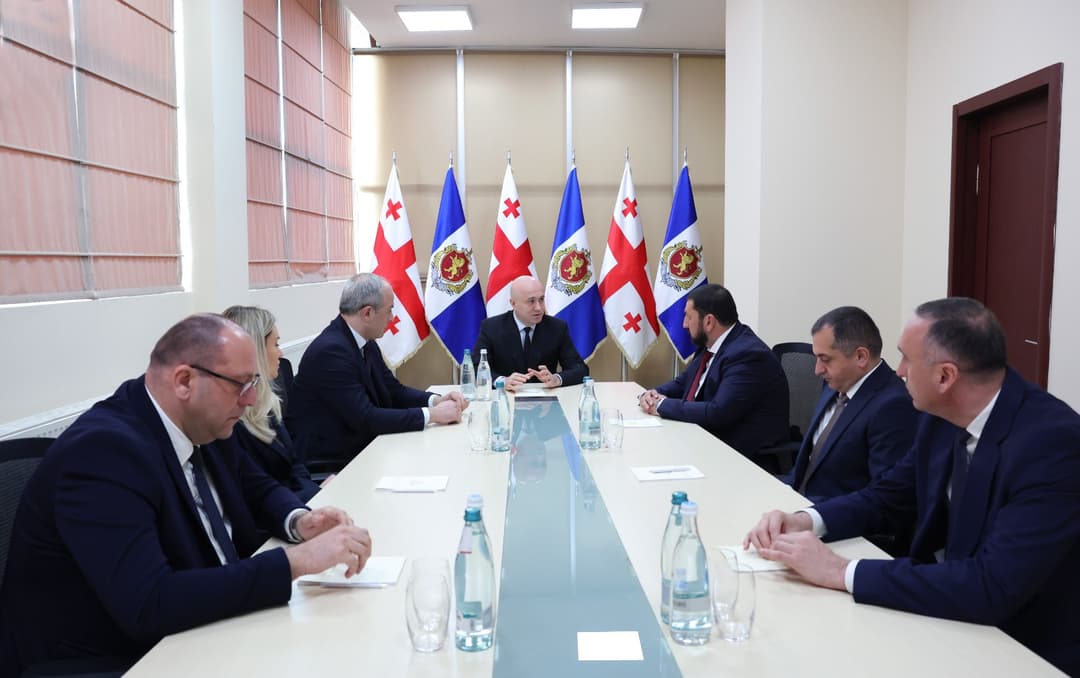 სულხან თამაზაშვილმა მომსახურების სააგენტოს თანამშრომლებს ახალი ხელმძღვანელი წარუდგინა