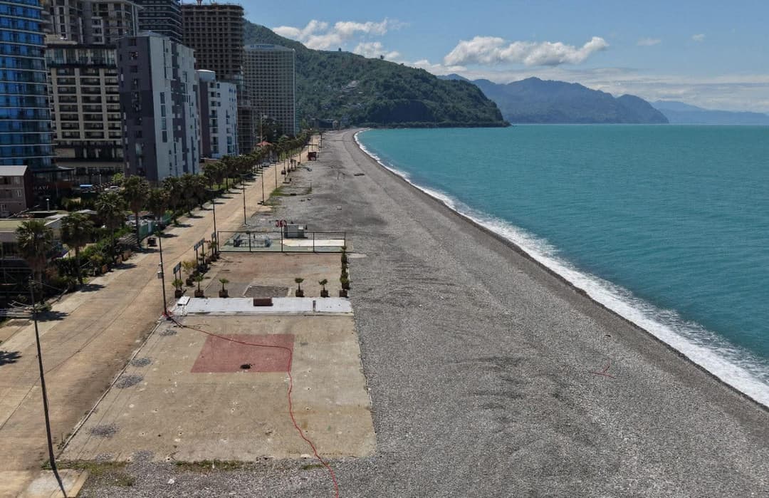 ბათუმის მერია - გონიო-კვარიათში 40-მდე უნებართვო და უსახური ობიექტის დემონტაჟი განხორციელდა