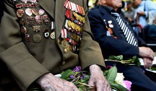 Under the government decree, veterans will receive 2,000 lari, while family members of those who died during the war will receive 1,000 lari in social assistance payments