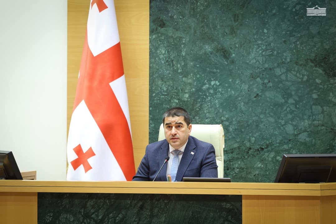 Parliament speaker congratulates Catholicos-Patriarch Shio III on enthronement