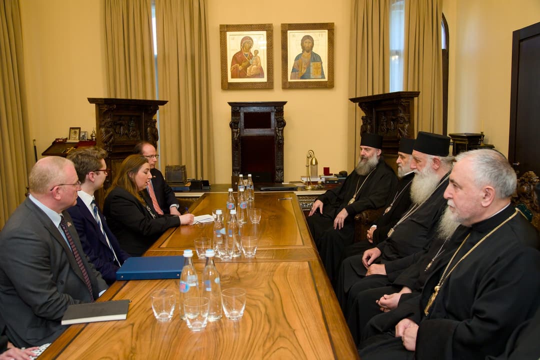 "აშშ-ის დელეგაციამ ყურადღება გაამახვილა ეკლესიის ისტორიულ მისიაზე, ყოფილიყო ქართველთა შორის შემრიგებლის ხმა"
